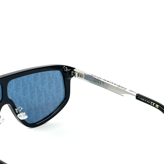 IMG_8543_886939_675657 عینک آفتابی دیور Dior مدل M1F اورجینال با لنز مونوگرام آبی، فریم مشکی و دسته های فلزی Christian Dior